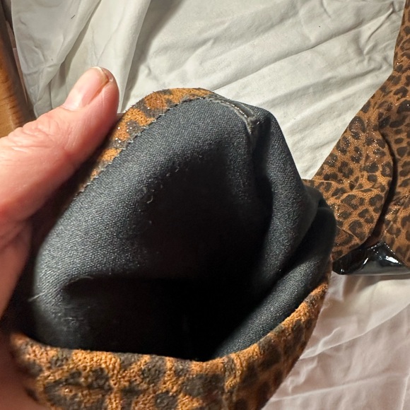 Stuart Weitzman Leopard Print Knee-High Boots in Brown and Black - Picture 8 of 9